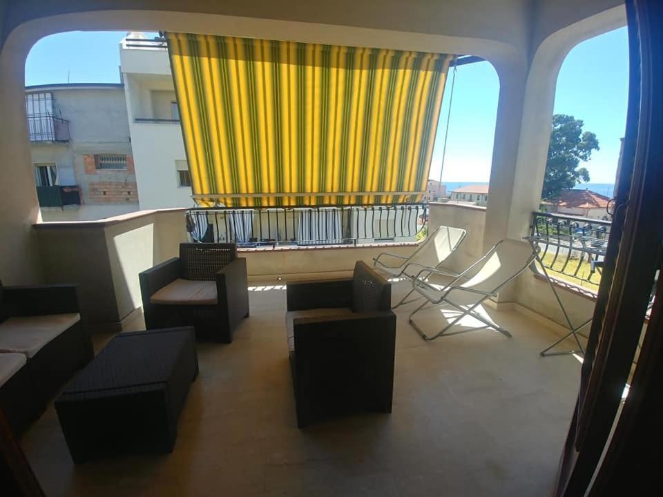 B&B Nereidi Melito Di Porto Salvo Bagian luar foto