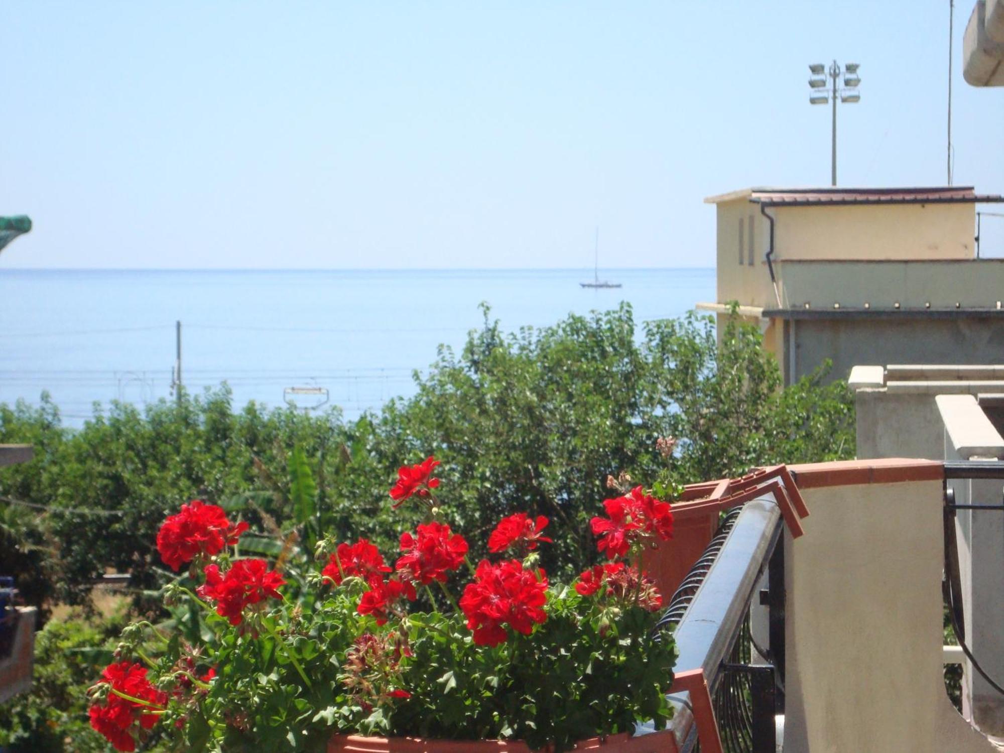 B&B Nereidi Melito Di Porto Salvo Bagian luar foto